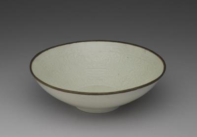 图片[3]-Bowl with impressed antique and flower pattern in bluish-white glaze, Southern Song dynasty (1127-1279)-China Archive